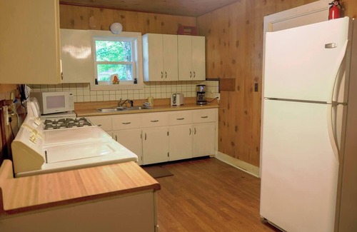 Old Forge House | The Retreat: 3 Br Cottage near Main St