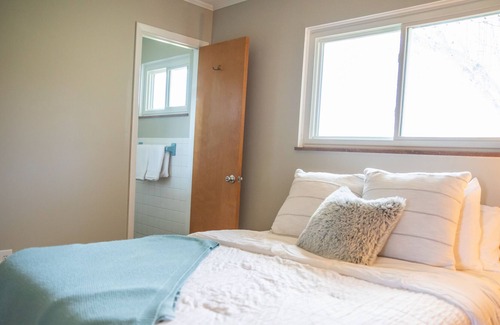 Carbon Hill House | The Retreat at CCWC - Three bedroom house, minutes from Ohio U. & Athens.