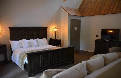 Smithville Resort | The Retreat at Center Hill Lake