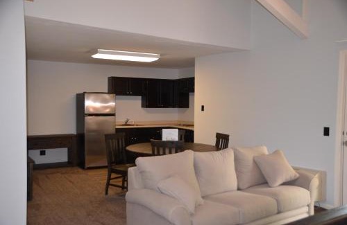 Smithville Resort | The Retreat at Center Hill Lake