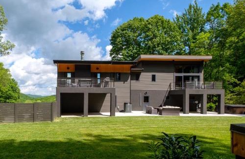 Balsam Grove House | The Retreat at Valley Bear Farms