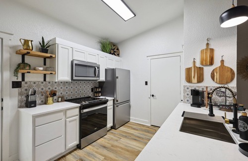 Graford House | The Retreat cabin 2 @ Possum Kingdom Lake!