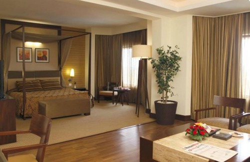 Mumbai Resort | The Retreat Hotel & Convention Centre