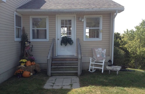 New Market House | The Retreat near 2 major ski resorts. Pet Friendly!nHot coco & cookies provided