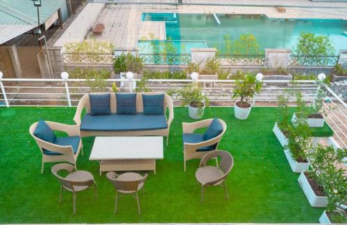 Igatpuri Villa | The Retreat-Pool Villa 5BHK with Indoor pool and 1200sq feet deck area