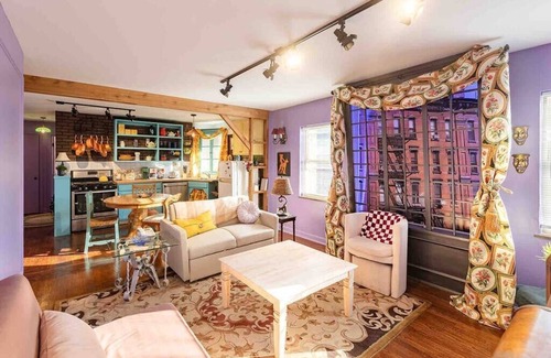 Roselawn Finance House | The Retro Retreats: Entire Building