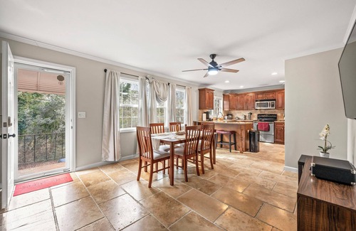 Sylvan Hills House | The Rhitreat, 2BR, 10 Min to Downtown & Airport