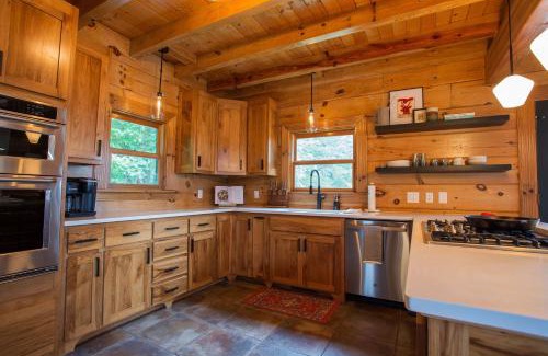 Bostic House | The Ridge: A Modern Cabin