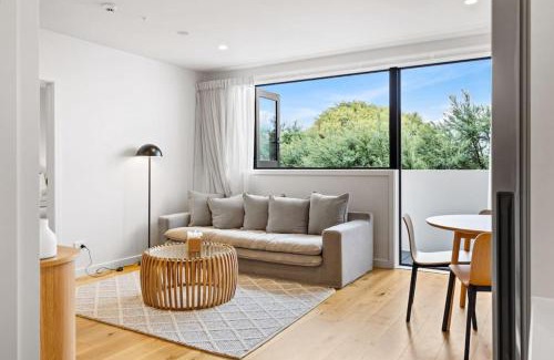 Mission Bay Apartment | The Ridge Apartment near Beaches with Parking