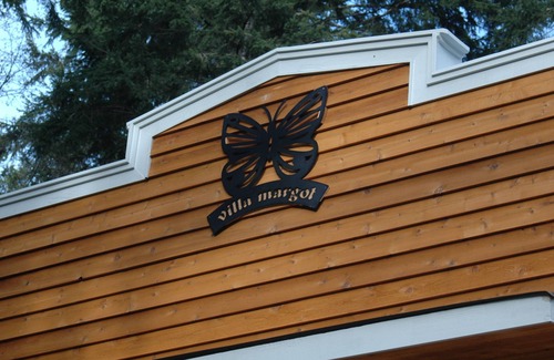 Langley Cottage | The Ridge at Langley: Villa Margo, the "butterfly" cottage