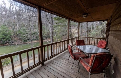 Springmaid Mountain Cottage | The Ridge Cabin - Sleeps 4