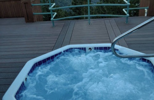Tahoe Village Condo | The Ridge Sierra Lake Tahoe Condo w/hot tub