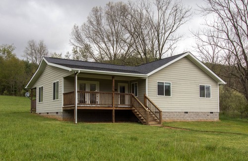 Pearisburg Cottage | The River Ash Cottage at Walker Creek Retreat