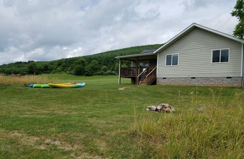 Pearisburg Cottage | The River Ash Cottage at Walker Creek Retreat