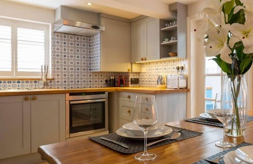 Henley-on-Thames House | The River Cottage Retreat With Roof Garden