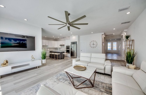 Yacht Club Villa | THE RIVER DREAM