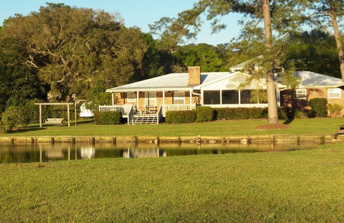 Oak House | The River Getaway 3300 Sq Ft on 1.4 acres - 6.9 Miles From The Beach