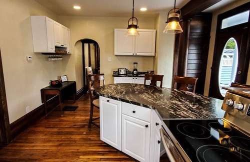 Ohiopyle House | The River House | 3BR,2.5BA,Hot Tub, IN the Heart of Ohiopyle!