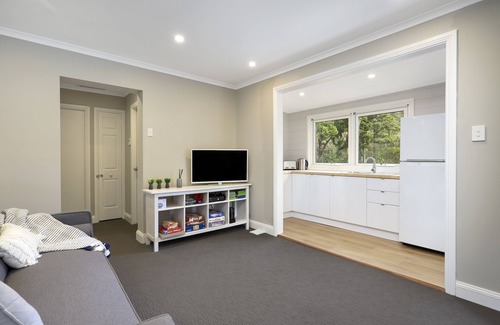 Lower Macdonald House | The River House, Wisemans Ferry perfect for families and groups