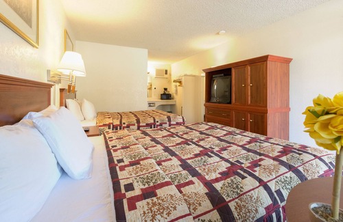 Three Rivers Hotel | The River Inn