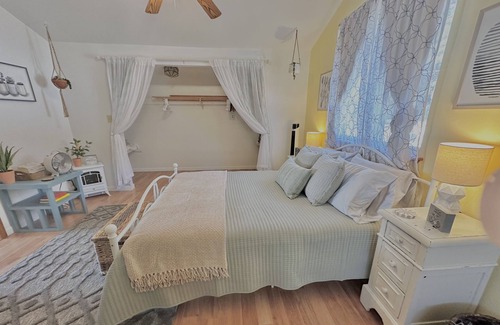 Springville House | The River View Barnhouse - Gateway to the Sequoia National Forest