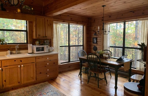 Murphy Cabin | The Rivercane Cabin - Weekly disc, cozy, private, view, 1 mile to JCC Folkschool