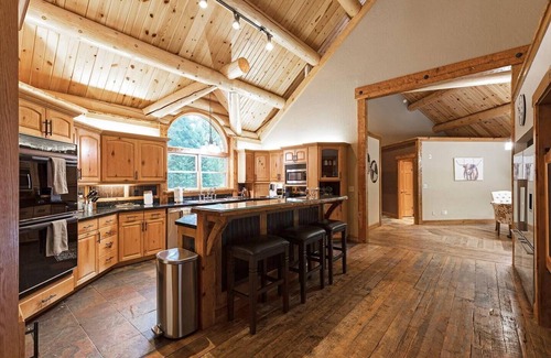 Missoula House | The Riverfront Lodge on the Blackfoot - Private beach!
