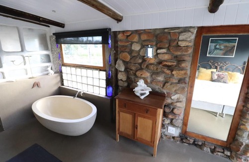 Napier House | The Riverstone - Romantic Hideaway by the River - loadshedding free!