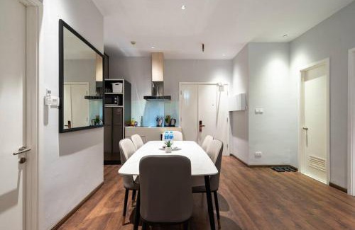 Nguyen Thai Binh Apartment | The Rixx Minimalism Apartment@ Ben Thanh/3bedrooms