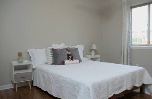 Hollins House | The Roanoke Retreat