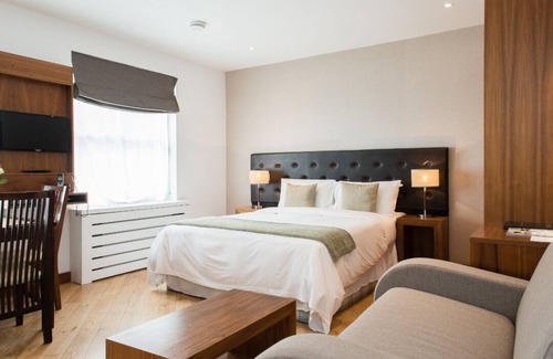 Waknaghat Hotel | The Rock Castle