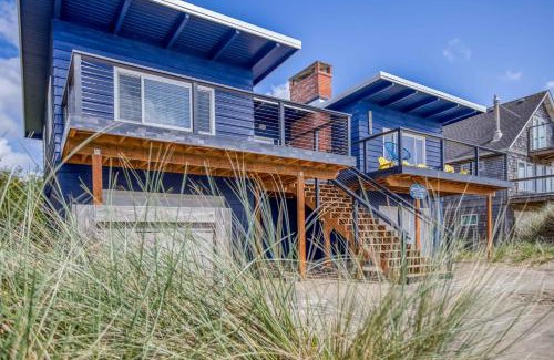 Kiwanda Shores House | The Rock Inn Yacht - Meredith Lodging