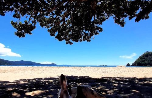 Tuateawa House | The Rock