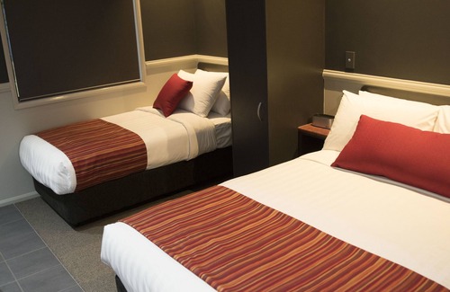 Charleville Hotel | The Rocks Motel