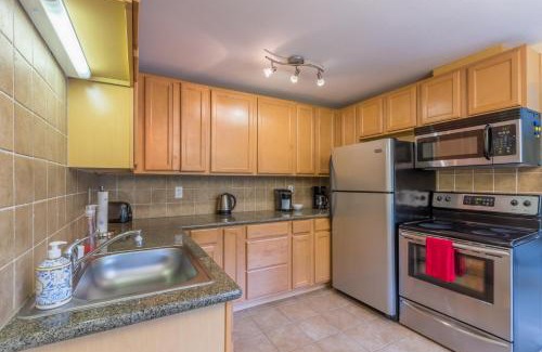 North End Apartment | the Romeo, Best Area, 2 Bedrooms, WD, Jacuzzi Bath, No Stairs, New Carpet, 825sf