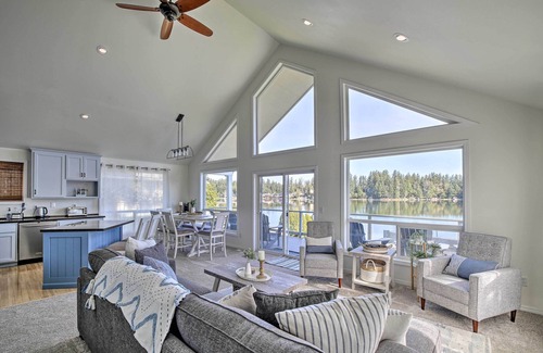 McKenna House | ‘The Rookery’ - Dreamy Home w/Private Dock!