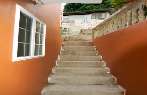 Port Antonio House | The room of the city of Ioannis Paradisos 1
