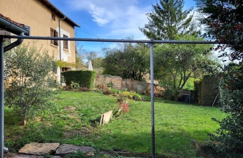 Albigny-sur-Saone Apartment | The rooms of the market gardeners