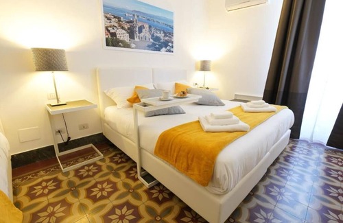 Messina House | The Rooms of Piazza Cairoli, Luxury Triple Room