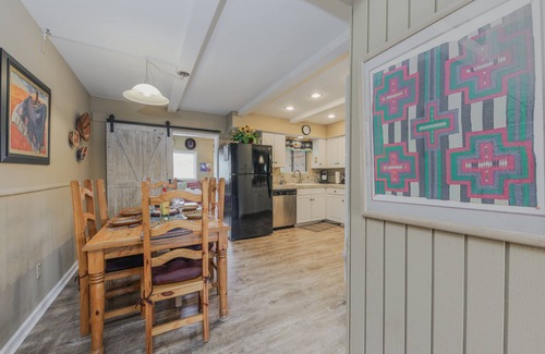 Ruidoso Condo | The Roost at Aspen Run 1A | Patio, Golf Views!