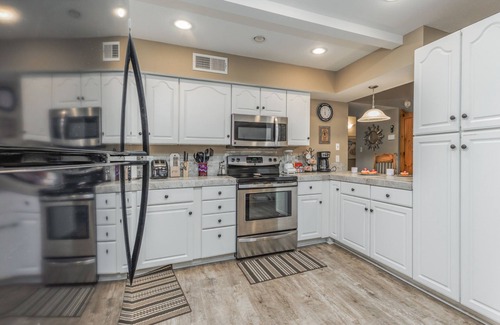 Ruidoso Condo | The Roost at Aspen Run 1A | Patio, Golf Views!