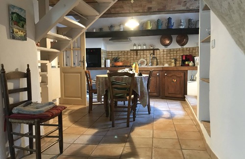 Cornillon-sur-lʼOule House | The roost of crows