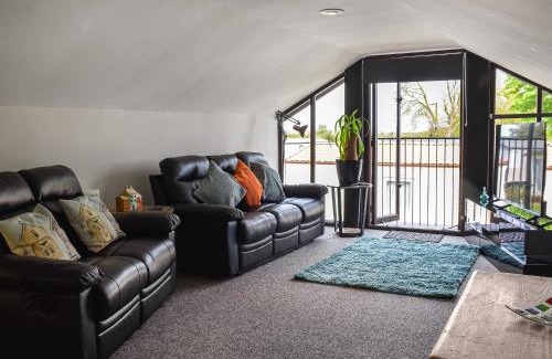 Holme House | The Roost