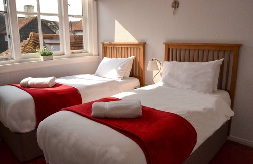 Burwash Hotel | The Rose & Crown