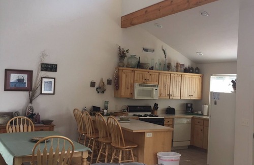 Moab South Valley Condo | The Rose Garden Trail at Rim Village