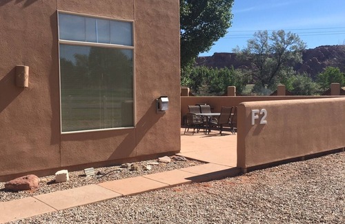 Moab South Valley Condo | The Rose Garden Trail at Rim Village