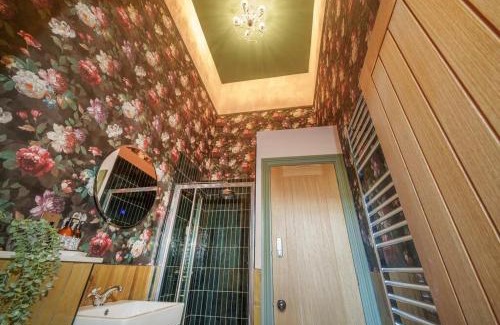 Bristol Old City Apartment | The Rose Nobel studio at The Bank of England