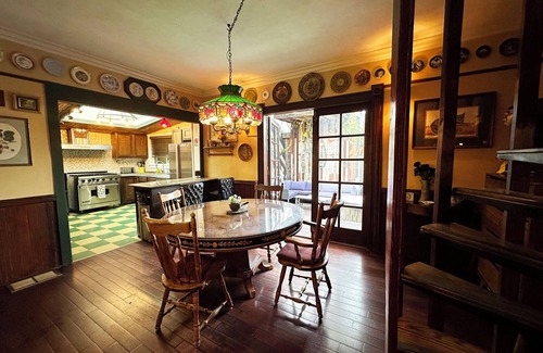 East Hollywood Hostel | The Rosemary Silverlake