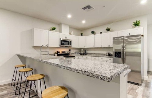 Memphis Apartment | The Rosezena Experience.n