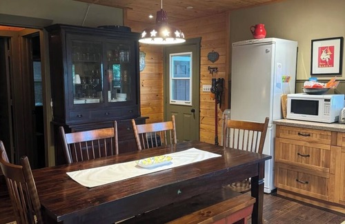 Utterson Cottage | The Rosie - Muskoka Cottage on Semi Private Lake
